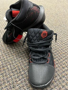 Nike LeBron Witness 8 Black Red Mens 11 Basketball FB2239-005 New